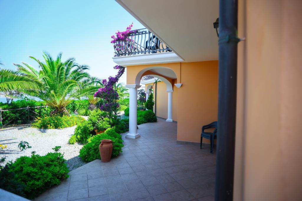 בריאטיקו Villaggio Hotel Lido San Giuseppe מראה חיצוני תמונה